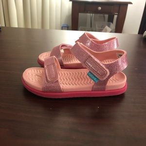 Toddler Native Charley sandals, pink sparkle, sz 9